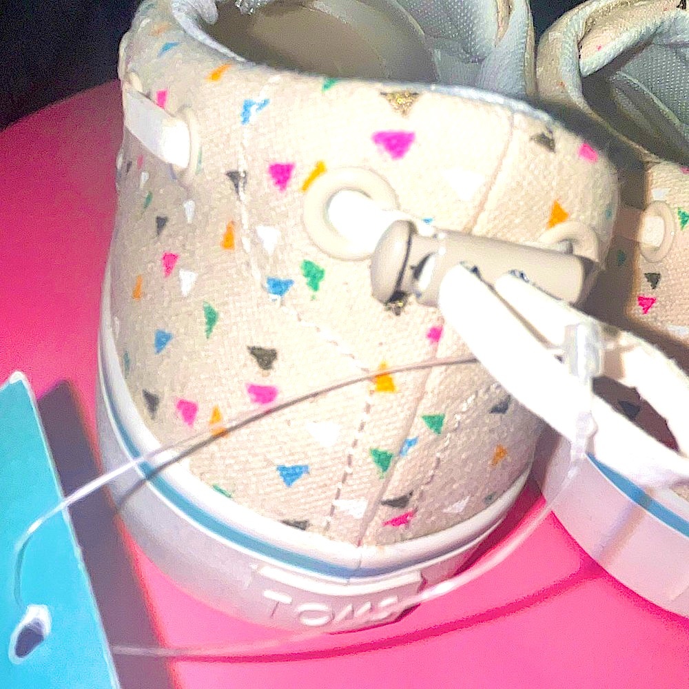 New in Box, Toms size 6 (running very big-fits 7 too) Ladies - multicolored - Picture 7 of 10